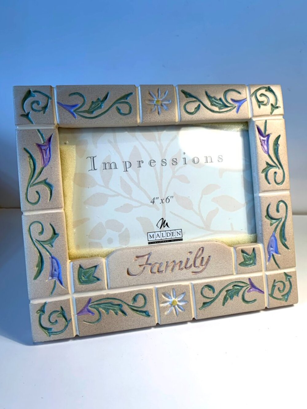 Malden Impressions "Family" Hand-Painted 4x6 Picture Frame w/Flowers New in Box